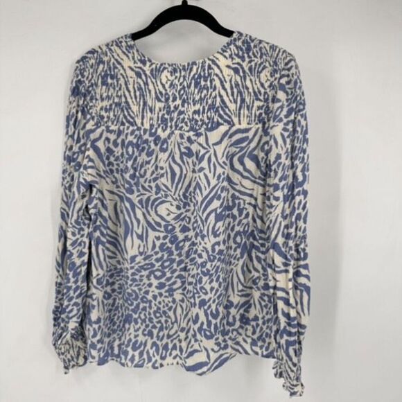 Rails Brinley Blue Mixed Animal Top Size Medium Crinkle Crepe Cheetah Zebra - Picture 13 of 14